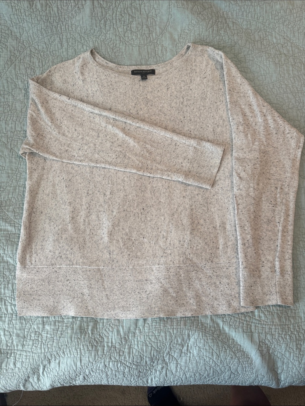 Banana Republic Light Gray Speckled Crew Neck Sweater